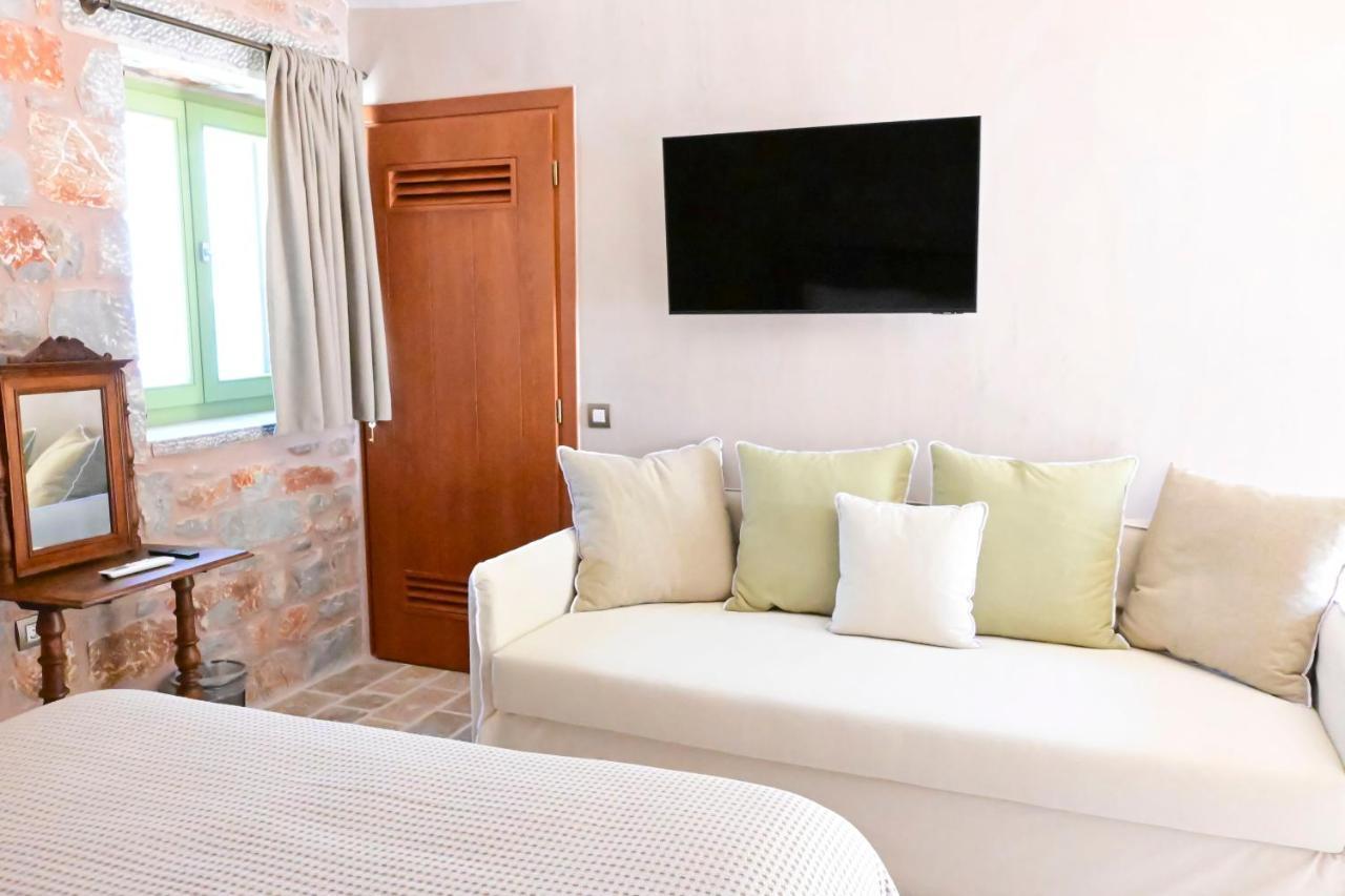 Arapis Rooms & Suites Agios Kiprianos Eksteriør bilde