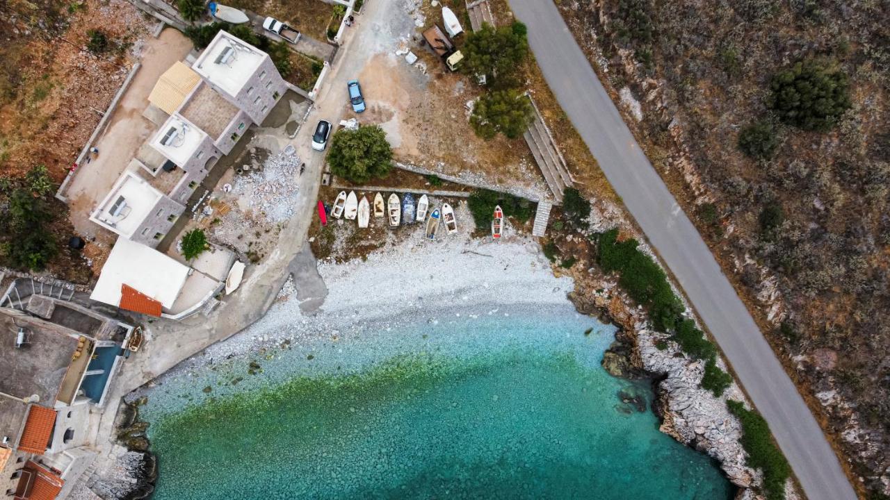 Arapis Rooms & Suites Agios Kiprianos Eksteriør bilde