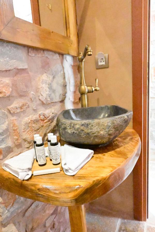 Arapis Rooms & Suites Agios Kiprianos Eksteriør bilde