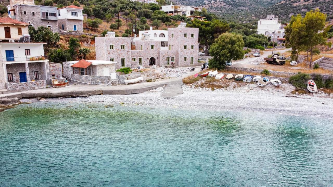 Arapis Rooms & Suites Agios Kiprianos Eksteriør bilde