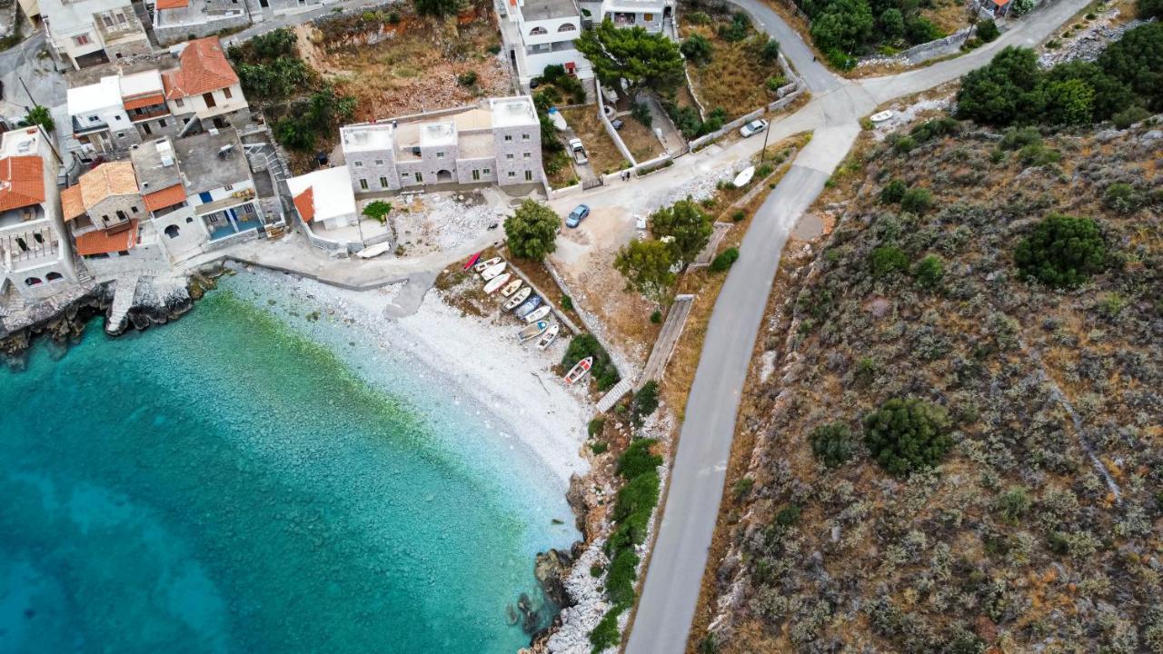 Arapis Rooms & Suites Agios Kiprianos Eksteriør bilde