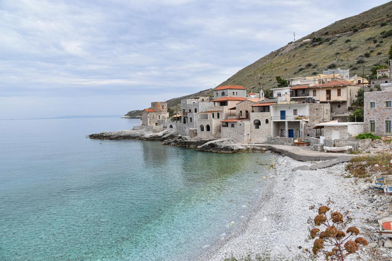 Arapis Rooms & Suites Agios Kiprianos Eksteriør bilde