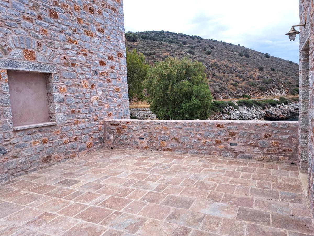 Arapis Rooms & Suites Agios Kiprianos Eksteriør bilde