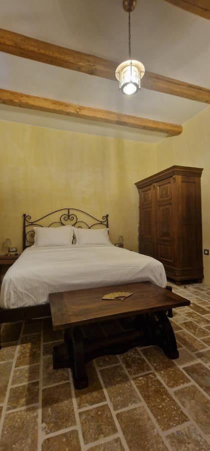 Arapis Rooms & Suites Agios Kiprianos Eksteriør bilde