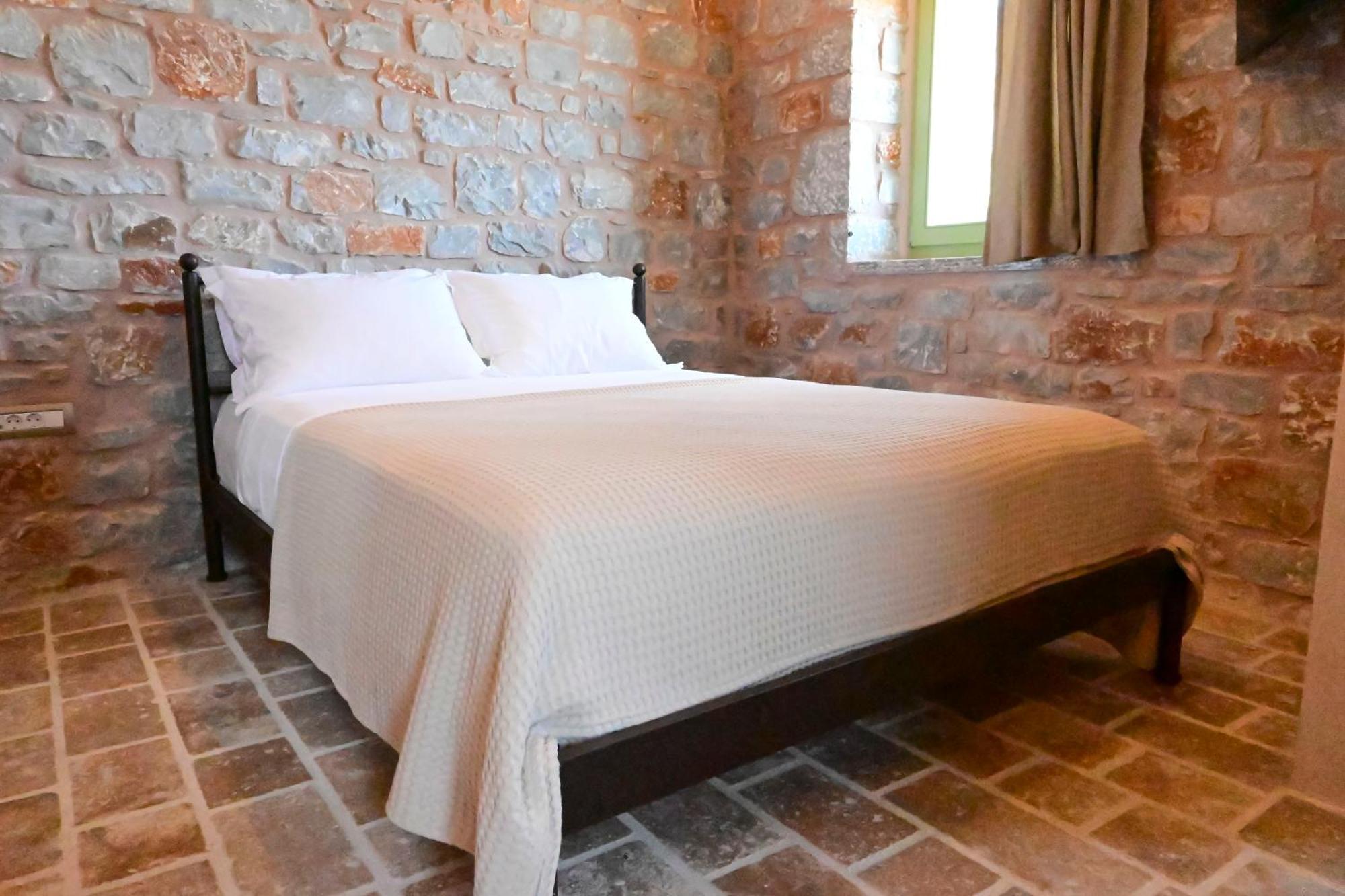 Arapis Rooms & Suites Agios Kiprianos Eksteriør bilde