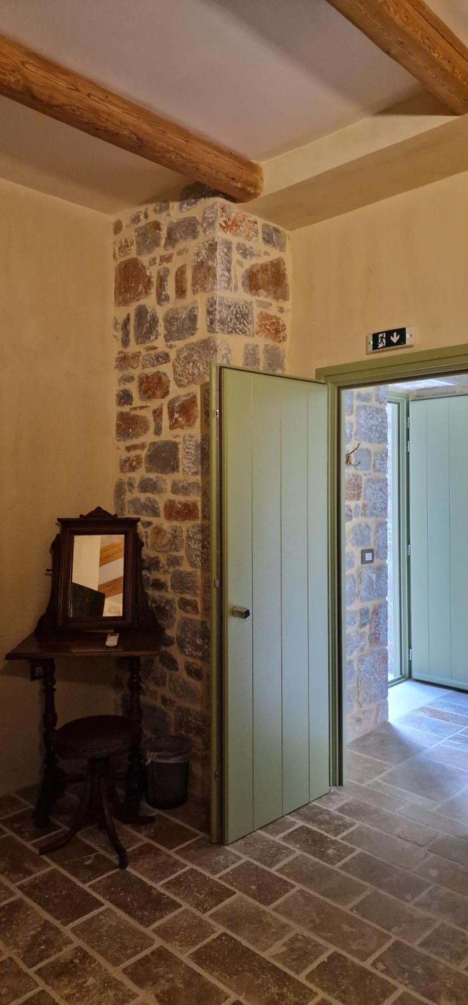 Arapis Rooms & Suites Agios Kiprianos Eksteriør bilde