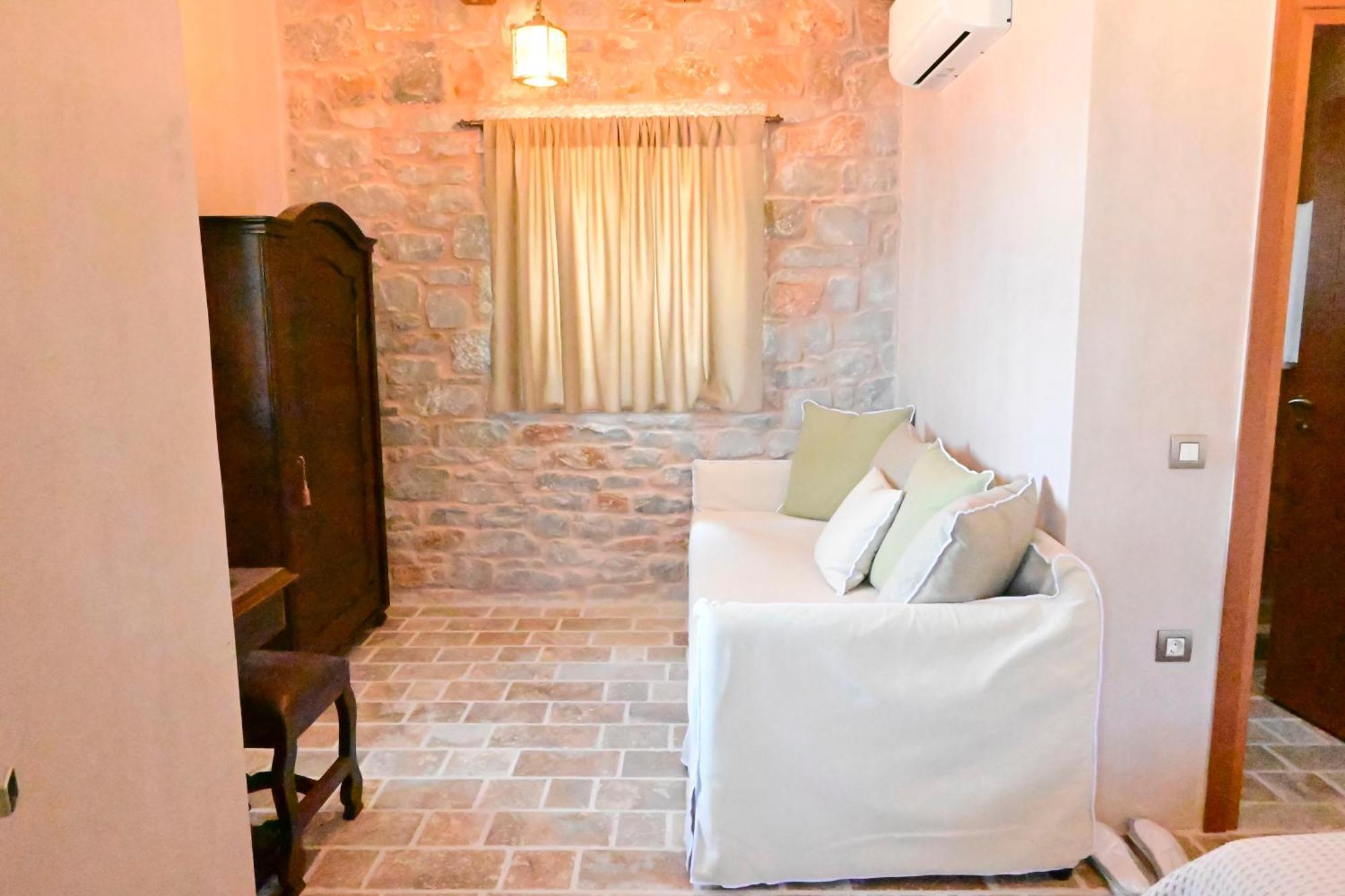 Arapis Rooms & Suites Agios Kiprianos Eksteriør bilde