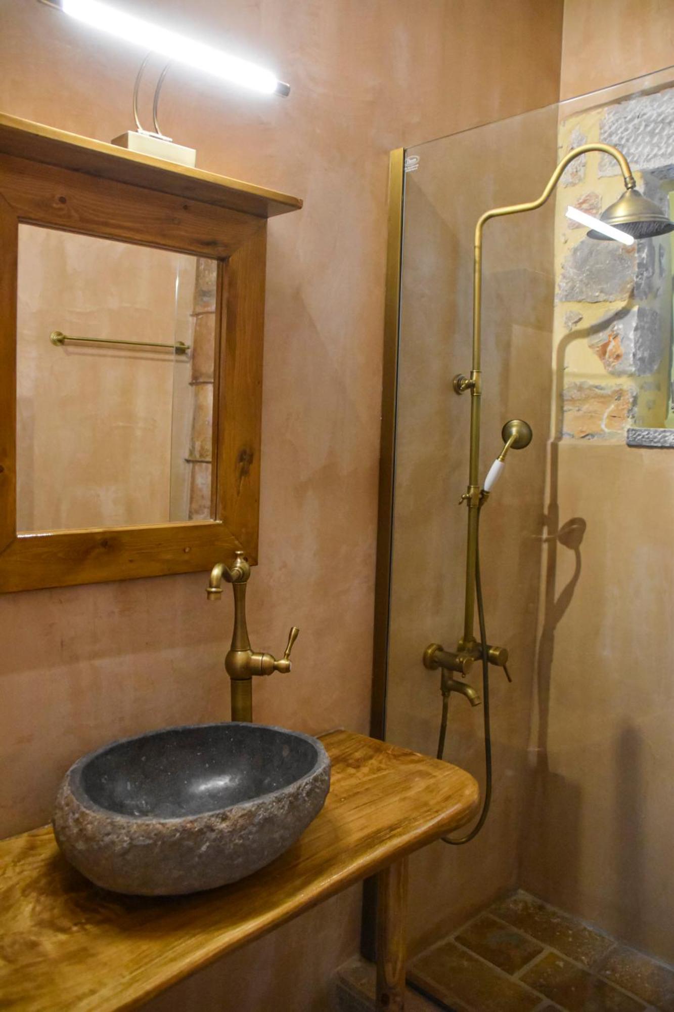 Arapis Rooms & Suites Agios Kiprianos Eksteriør bilde